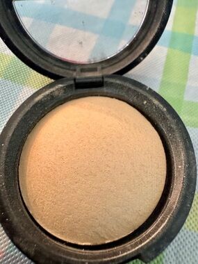 Laura Geller Baked Highlighter  French Vanilla NEW .06 Oz